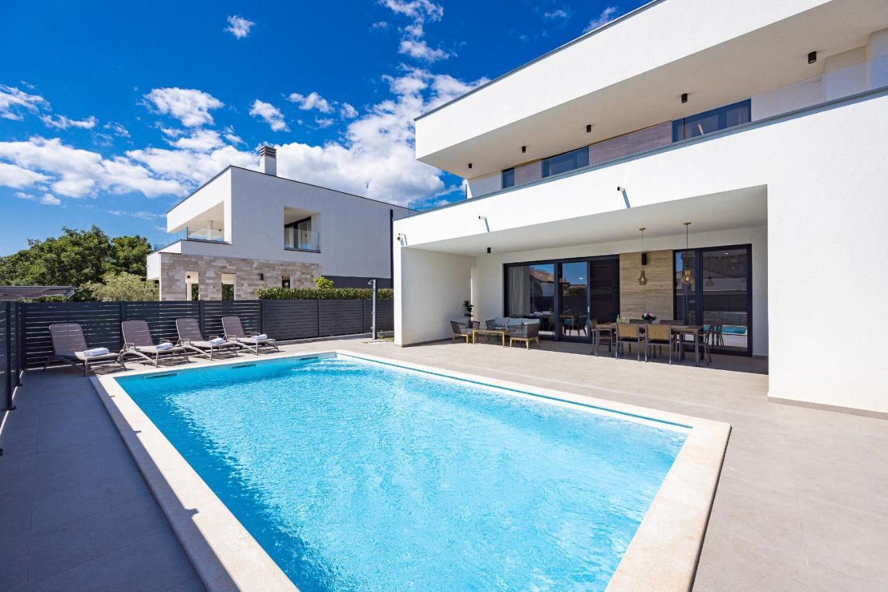 Villa Moon Near The Sea Фажана Экстерьер фото