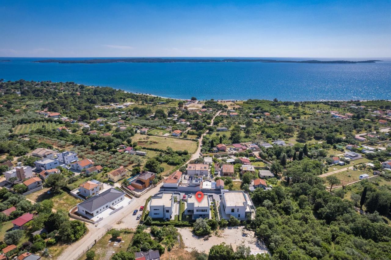 Villa Moon Near The Sea Фажана Экстерьер фото